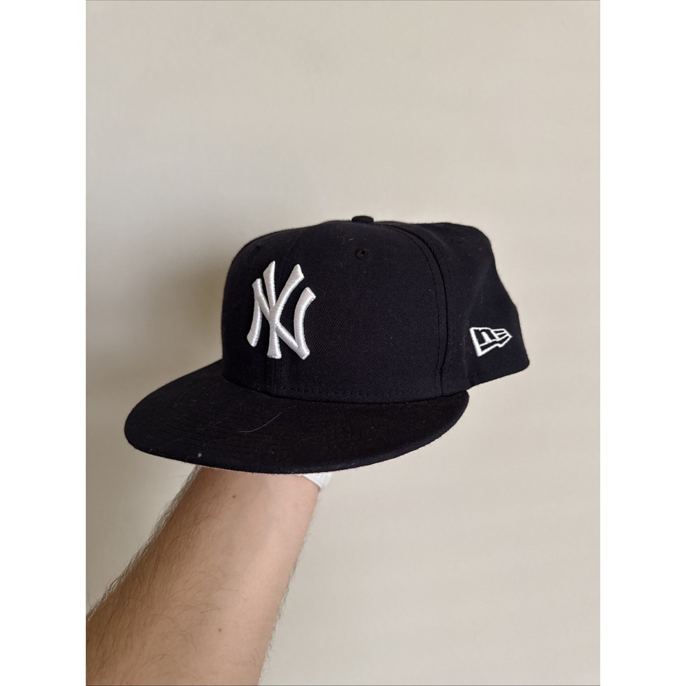New York Yankees New Era 59Fifty Fitted Hat Cap Black 7 1/4 Pink Under Bill